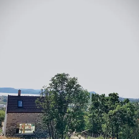 A Szaka - Hegyi - Preshaz Apartment *
